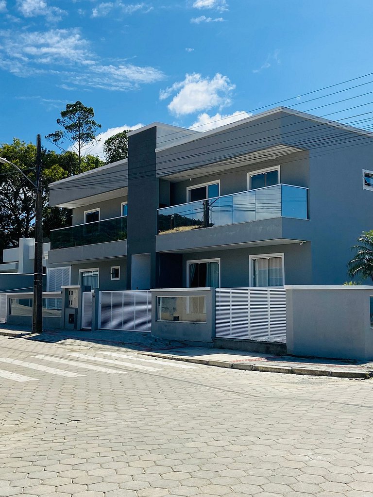 Apartamento alto padrão Praia de Zimbros
